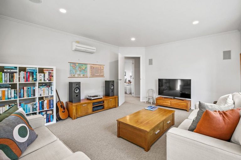 Photo of property in 17b Shearer Drive, Oakura, 4314