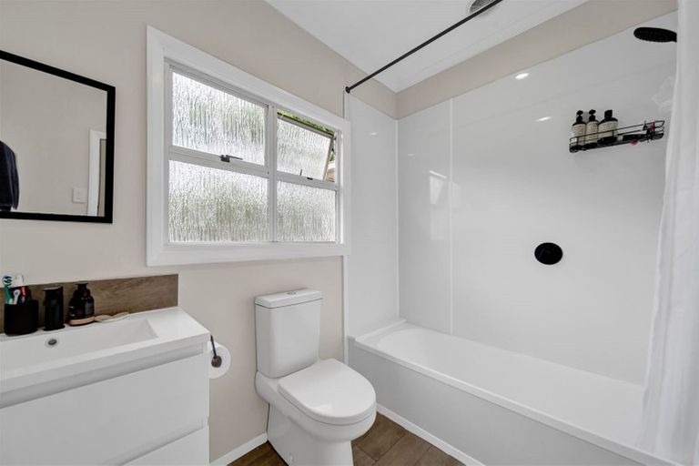 Photo of property in 16 Collins Street, Hawera, 4610