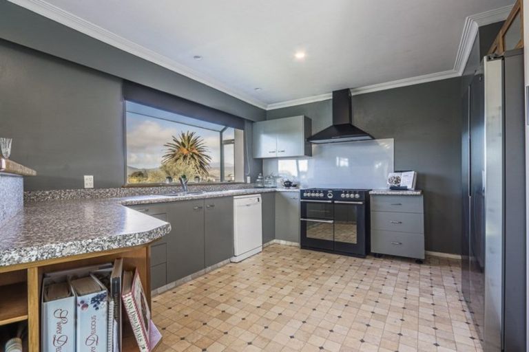 Photo of property in 184 Manly Street, Paraparaumu Beach, Paraparaumu, 5032