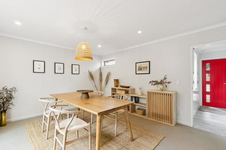 Photo of property in 2/6 The Parade, Island Bay, Wellington, 6023