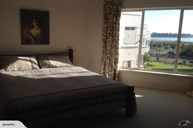 Photo of property in 1-12/48 The Bay Hill, Timaru, 7910
