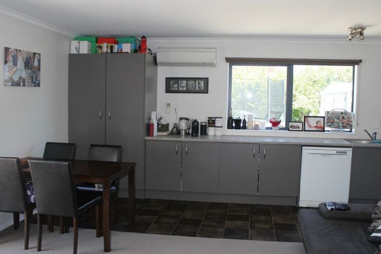 Photo of property in 32 Richmond Road, Carterton, 5713