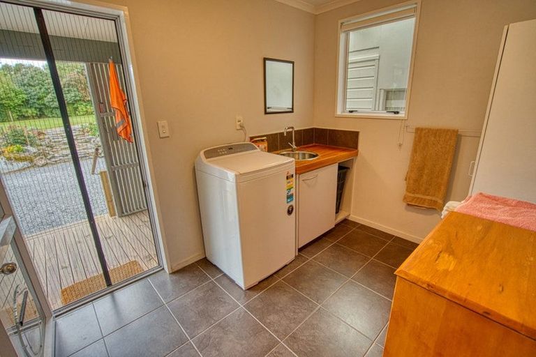 Photo of property in 2147 Lake Brunner Road, Inchbonnie, Kumara, 7875