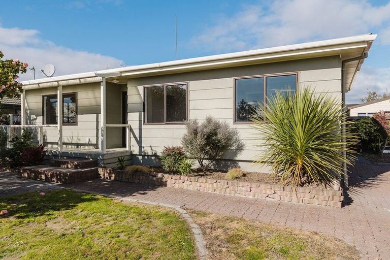 Photo of property in 42a Mcleavey Drive, Kelvin Grove, Palmerston North, 4414