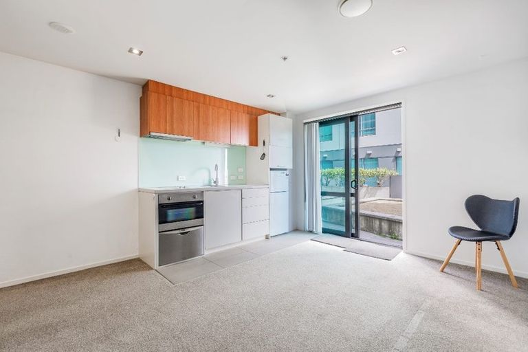Photo of property in The Docks Apartments, 122/2 Dockside Lane, Auckland Central, Auckland, 1010
