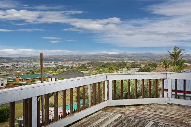 Photo of property in 1 Tremen Place, Pukekohe, 2120