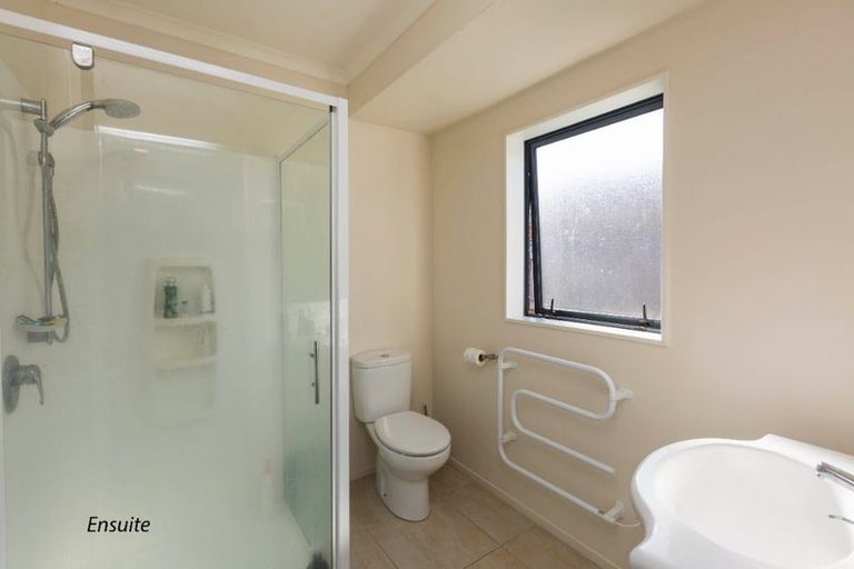 Photo of property in 14 Percy Kinsman Crescent, Riverstone Terraces, Upper Hutt, 5018