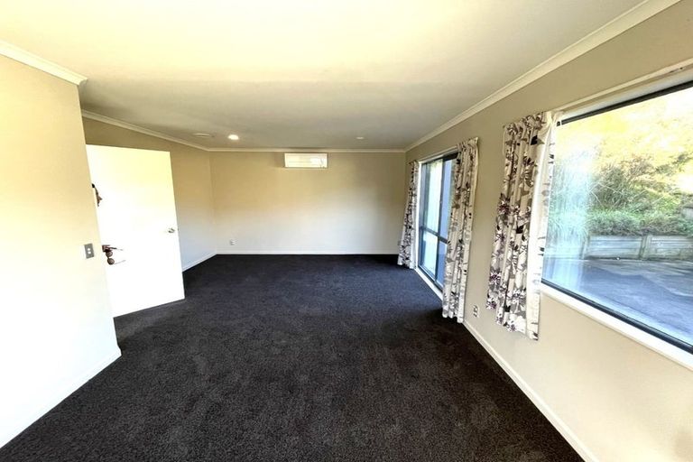 Photo of property in 30a Domanski Crescent, Owhiro Bay, Wellington, 6023