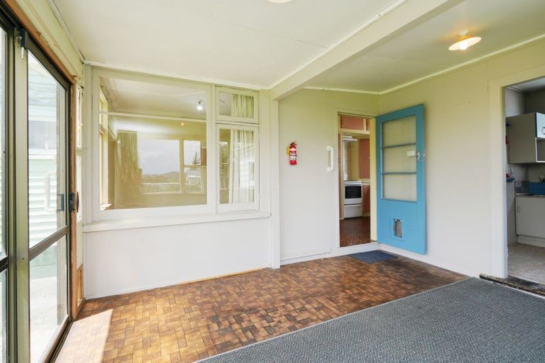 Photo of property in 11 Clifden Highway, Tuatapere, 9620