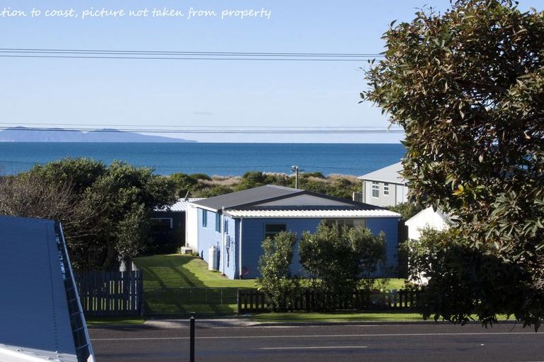 Photo of property in 195 Seaforth Road, Waihi Beach, 3611