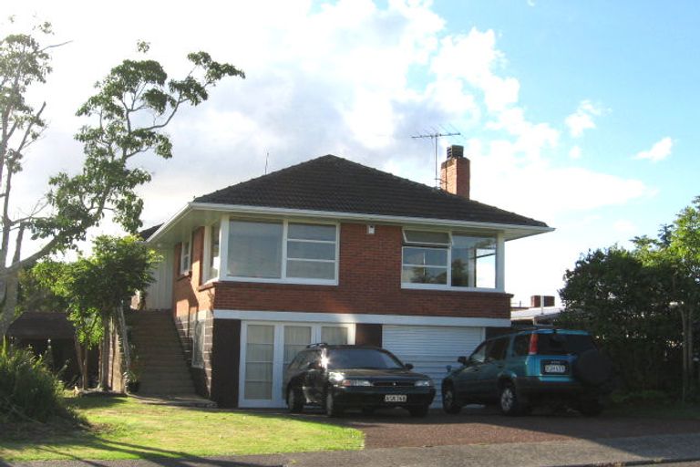 Photo of property in 3 Dudding Avenue, Northcote, Auckland, 0627