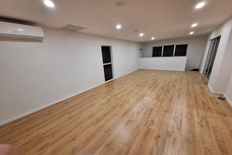 Photo of property in 2/56 Lavery Place, Sunnynook, Auckland, 0632