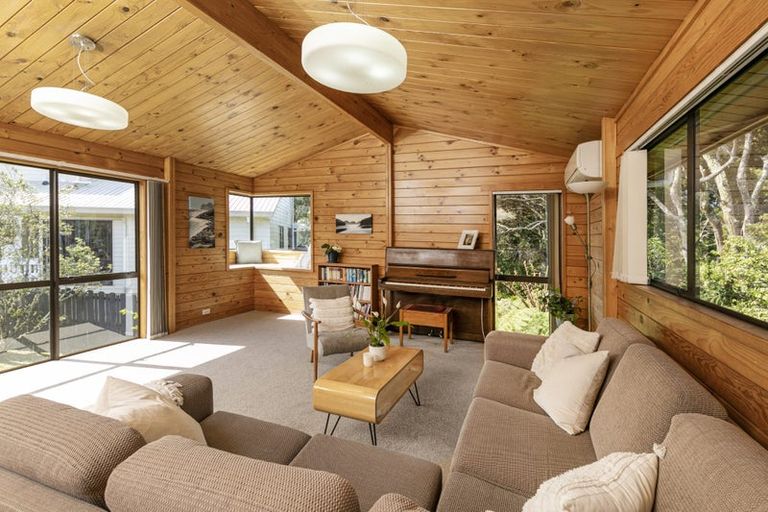 Photo of property in 7 Chardon Place, Henderson, Auckland, 0612