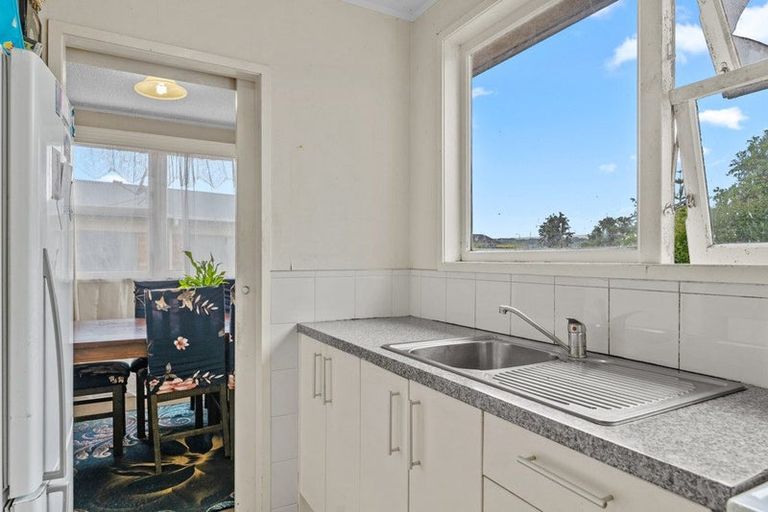 Photo of property in 14 Tatariki Street, Rosehill, Papakura, 2113