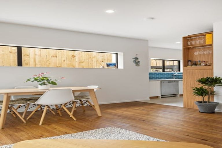 Photo of property in 132a Stapleford Crescent, Browns Bay, Auckland, 0630