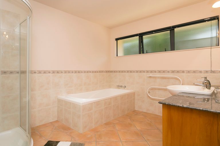 Photo of property in 1/50 Wakeman Road, Acacia Bay, Taupo, 3330