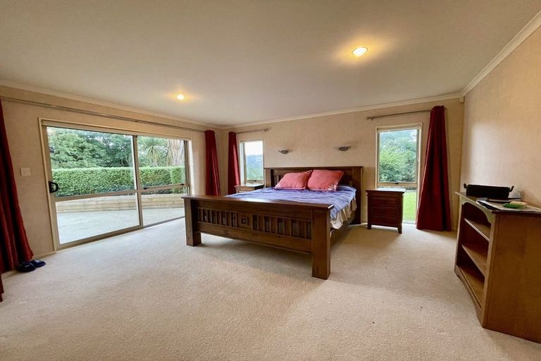 Photo of property in 11 Schopolo Place, Schnapper Rock, Auckland, 0632