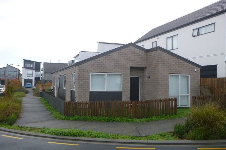 Photo of property in 8 Herekino Street, Westgate, Auckland, 0814