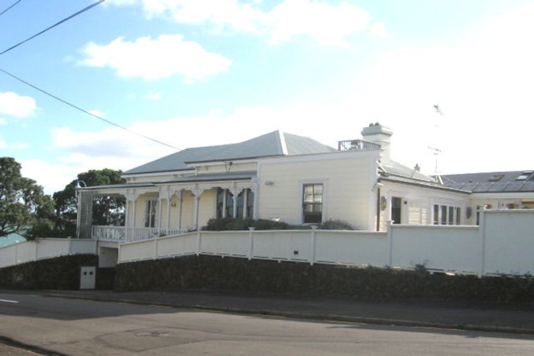 Photo of property in 1c Mays Street, Devonport, Auckland, 0624