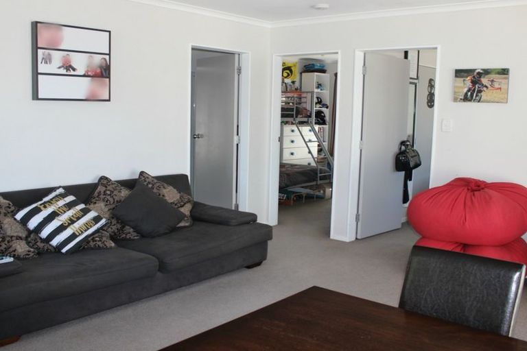 Photo of property in 32 Richmond Road, Carterton, 5713