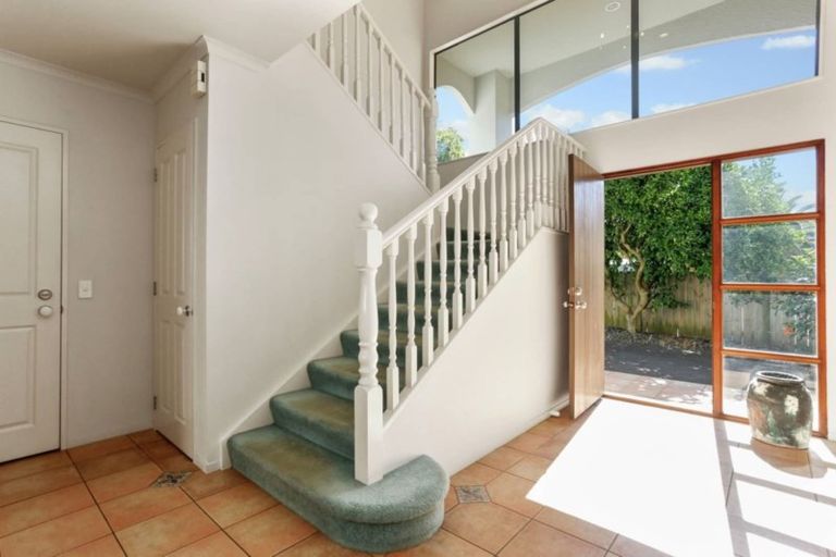 Photo of property in 31 Oakwood Grove, Eastern Beach, Auckland, 2012