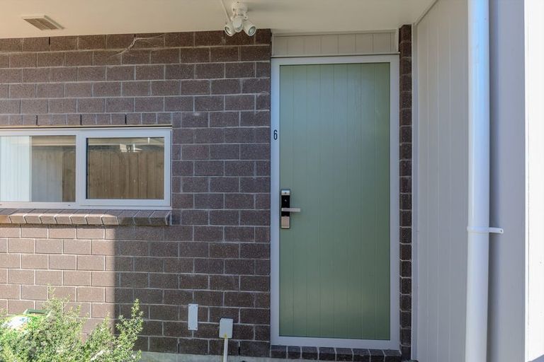 Photo of property in 6/51 Wharf Road, Te Atatu Peninsula, Auckland, 0610