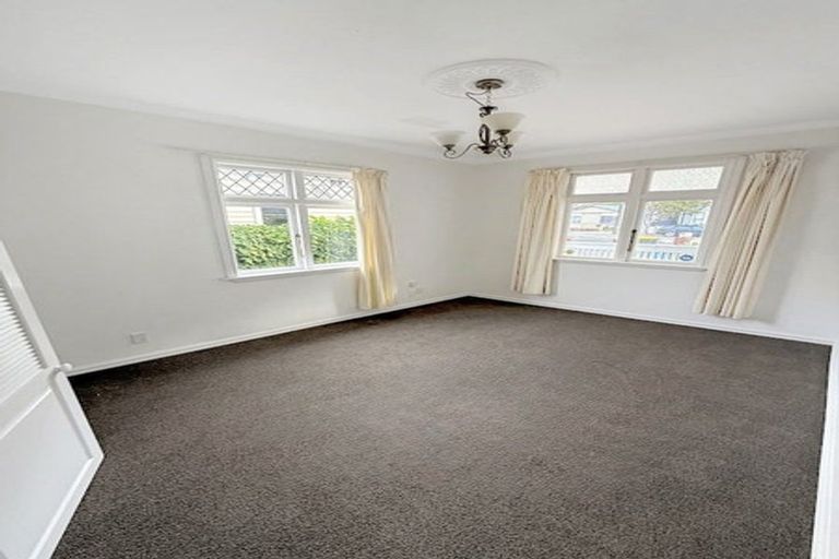 Photo of property in 22 Riddlers Crescent, Petone, Lower Hutt, 5012