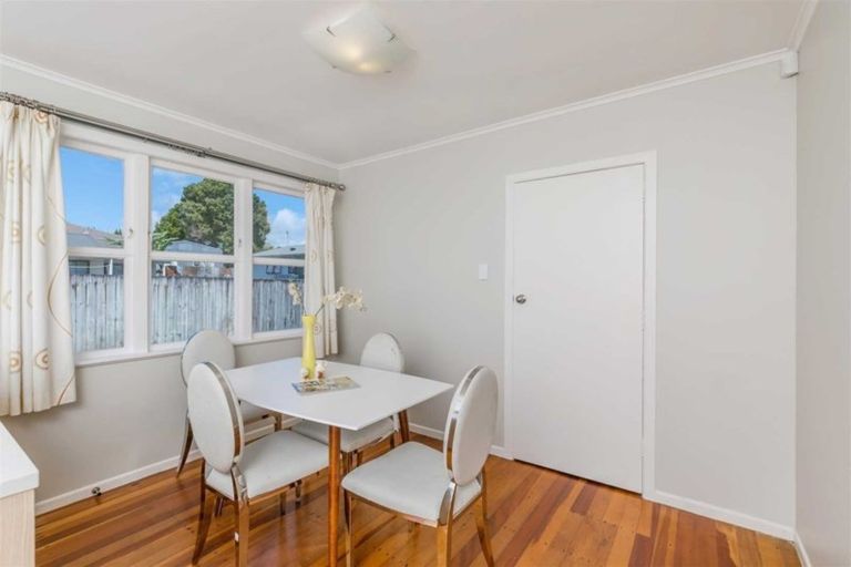 Photo of property in 34 Harrington Road, Henderson, Auckland, 0610