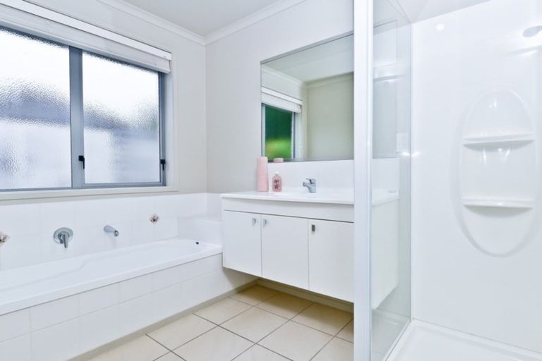 Photo of property in 30 Winchester Place, Rototuna North, Hamilton, 3210