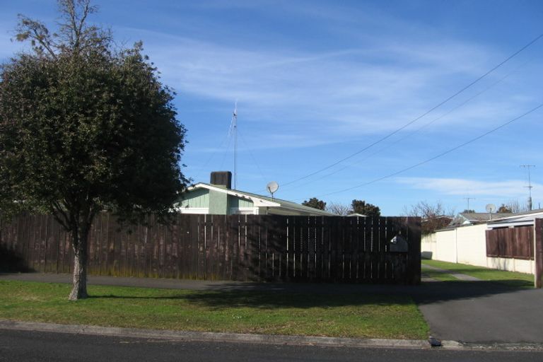 Photo of property in 15 Yvonne Street, Melville, Hamilton, 3206