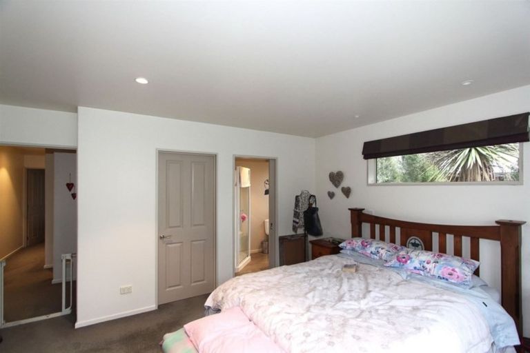 Photo of property in 6 Punga Lane, Parklands, Christchurch, 8083