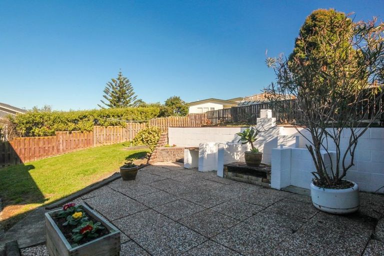 Photo of property in 38 Juniper Road, Sunnynook, Auckland, 0620