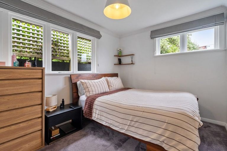 Photo of property in 11 Cavendish Square, Strathmore Park, Wellington, 6022