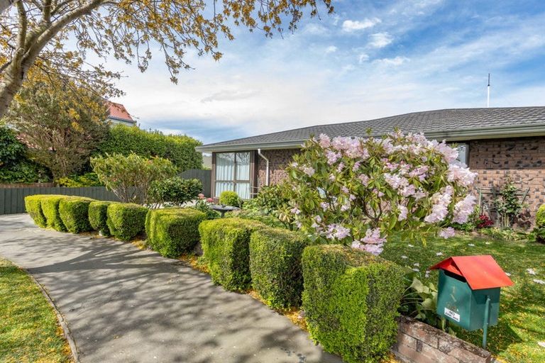 Photo of property in 1/14 Gatonby Place, Avonhead, Christchurch, 8042