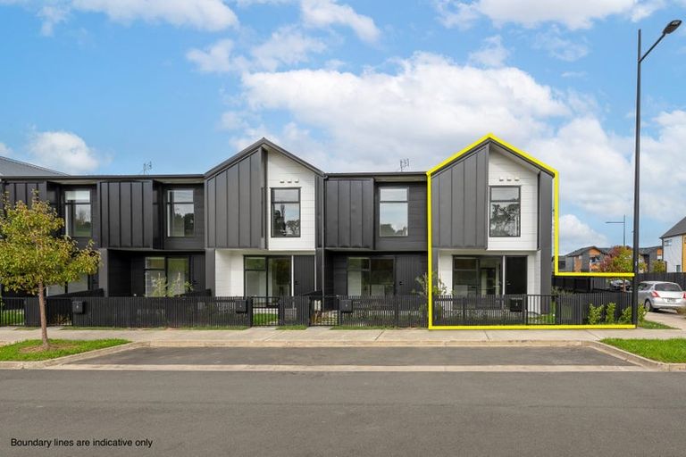 Photo of property in 2 Tuputupu Drive, Kumeu, 0810