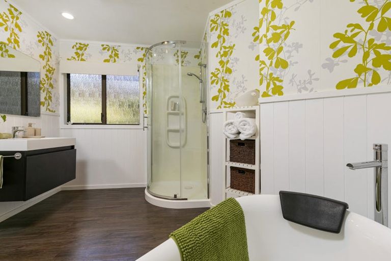 Photo of property in 199 West Harbour Drive, West Harbour, Auckland, 0618