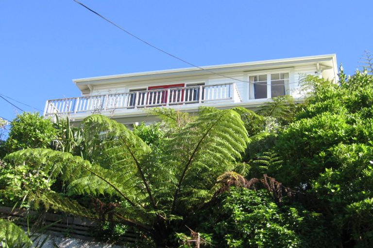 Photo of property in 122 Kelburn Parade, Kelburn, Wellington, 6012