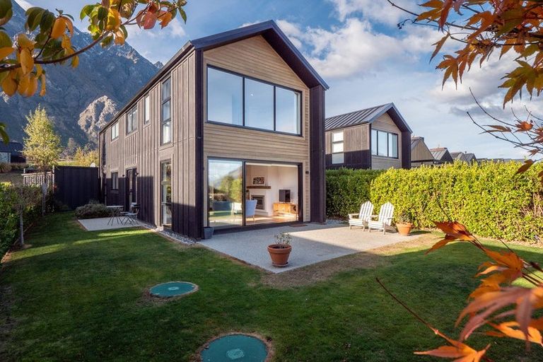 Photo of property in 25 Double Cone Road, Jacks Point, Queenstown, 9371