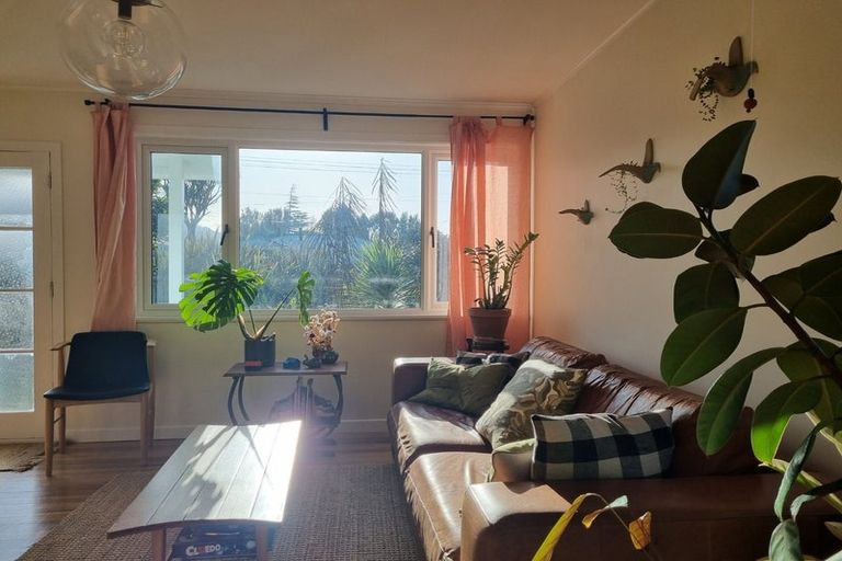 Photo of property in 18 Harrison Street West, Featherston, 5710