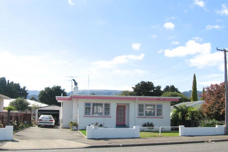 Photo of property in 6 Maclean Street, Wallaceville, Upper Hutt, 5018