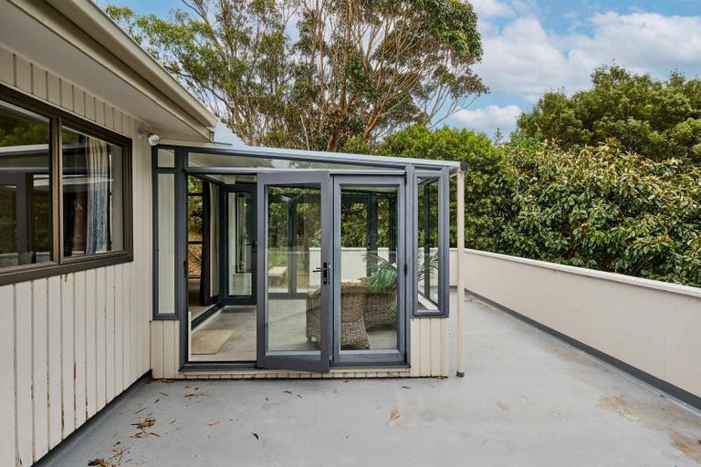 Photo of property in 225 Staithes Drive South, Whitby, Porirua, 5024