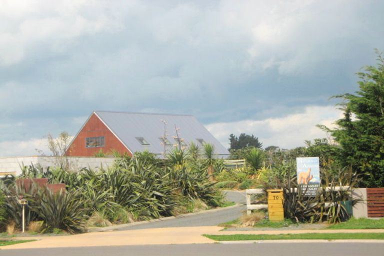 Photo of property in 70a Shelter Grove, Frankleigh Park, New Plymouth, 4310