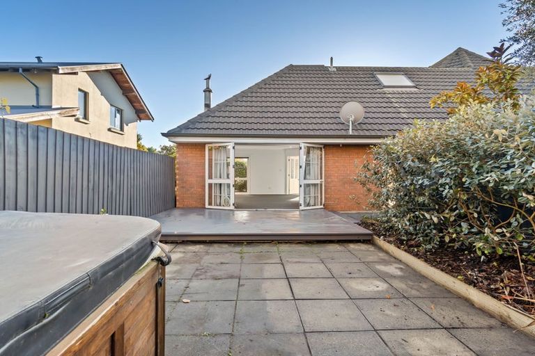 Photo of property in 2/53 Hamilton Avenue, Ilam, Christchurch, 8041