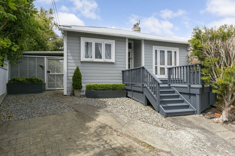 Photo of property in 17 Fernhill Terrace, Wadestown, Wellington, 6012