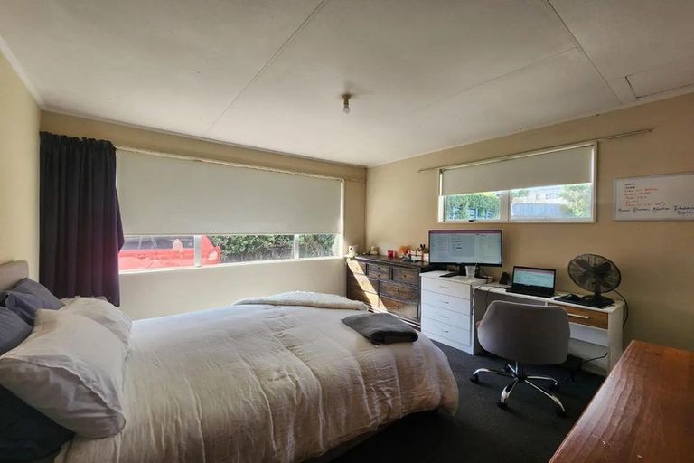 Photo of property in 12 Pitcairn Street, Oakura, 4314