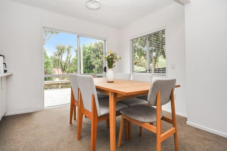 Photo of property in 19 Rehia Road, Massey, Auckland, 0614