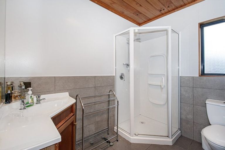 Photo of property in 80 Pataua Road North, Whareora, Whangarei, 0175