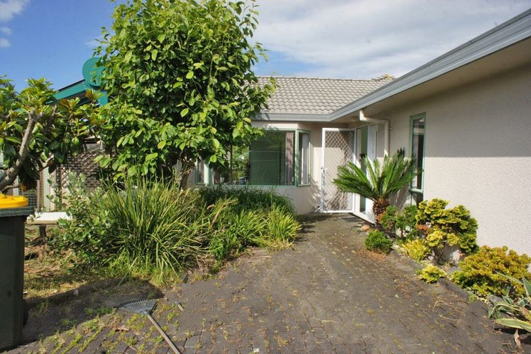 Photo of property in 6 Waylen Place, Burswood, Auckland, 2013