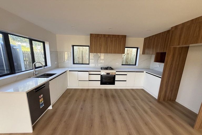 Photo of property in 44b Orams Road, Hillpark, Auckland, 2102