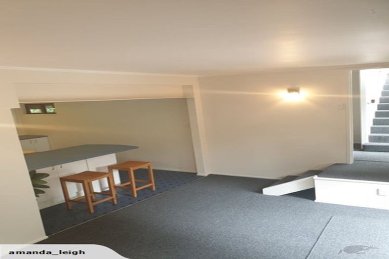 Photo of property in 87 Kauri Point Road, Laingholm, Auckland, 0604